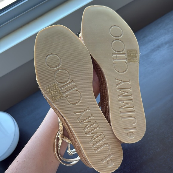 Jimmy Choo Drive 60 cracked leather wedge sandals Espadrilles in Gold NWOB - Picture 2 of 8